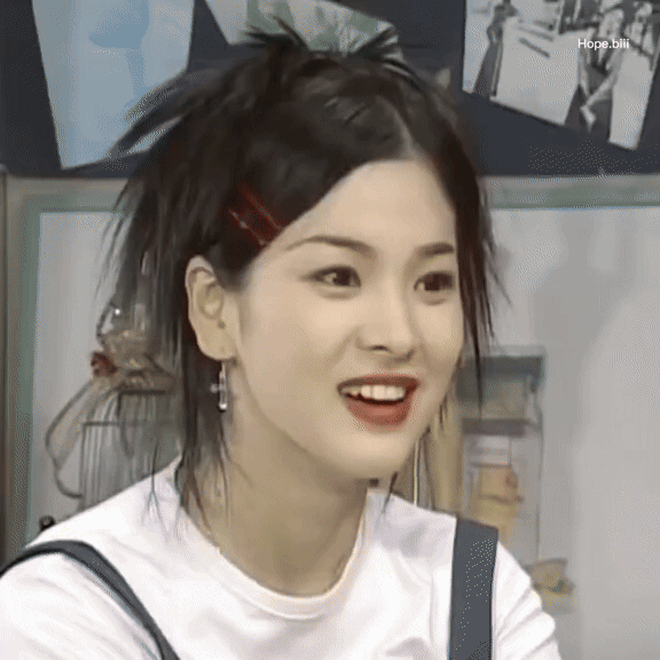 Mỹ nhân này là ai mà giống Song Hye Kyo đến vậy?- Ảnh 18.