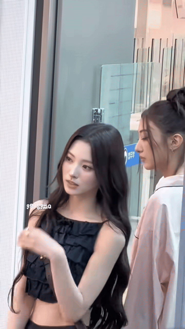 Mỹ nhân này là ai mà giống Song Hye Kyo đến vậy?- Ảnh 6.