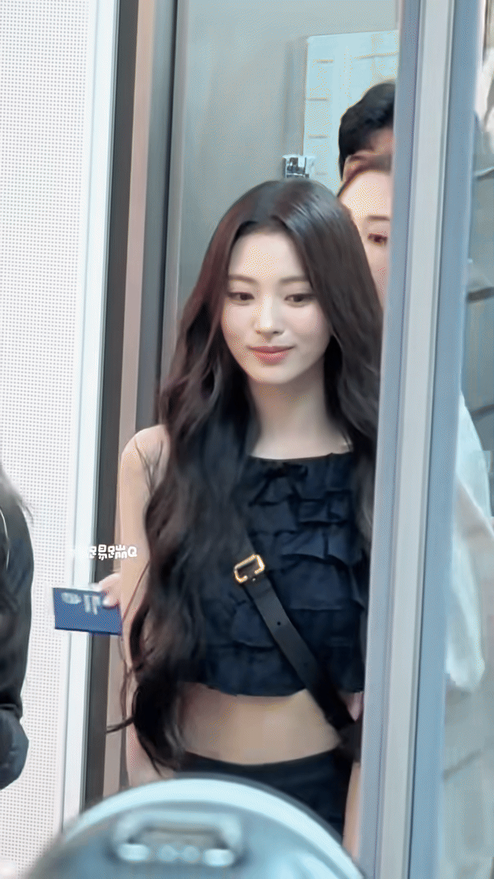 Mỹ nhân này là ai mà giống Song Hye Kyo đến vậy?- Ảnh 7.