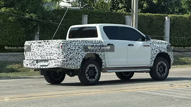 Toyota Hilux 2026 lộ thêm thông tin: Nội thất 'lột xác', màn hình lớn, có tính năng học từ Ranger- Ảnh 5. Toyota Hilux 2026 lộ thêm thông tin: Nội thất 'lột xác', màn hình lớn, có tính năng học từ Ranger- Ảnh 5.