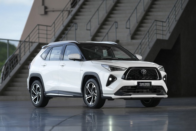 Toyota Yaris Cross thêm bản thể thao mới: Bodykit hầm hố, cánh gió lớn, gương tích hợp màn hình như Range Rover- Ảnh 3.