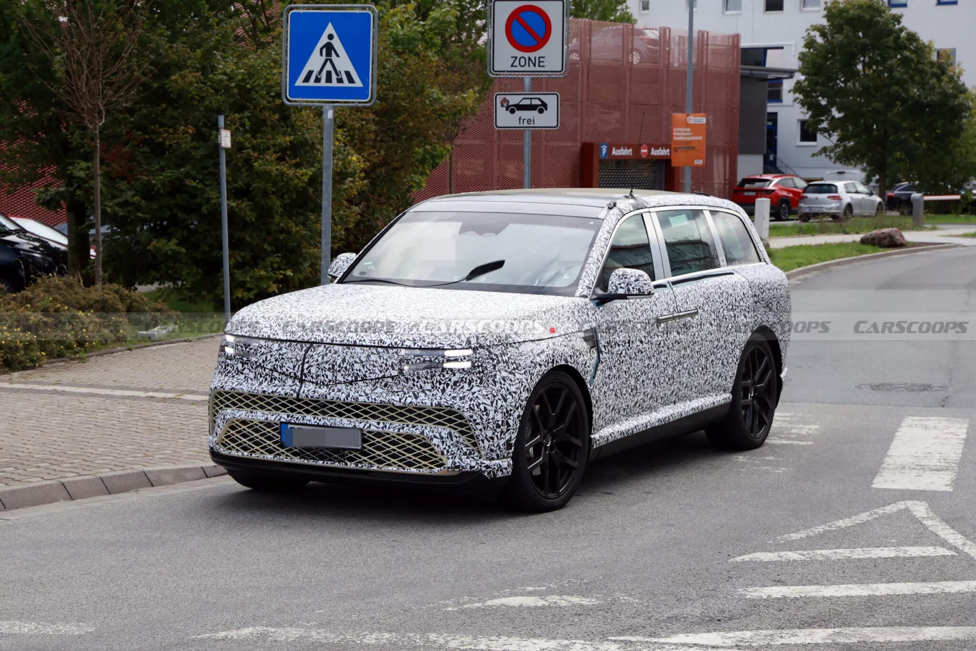 Chiếc Genesis GV90 chạy thử này có cửa mở độc lạ kiểu Rolls-Royce cùng nội thất 'đẳng cấp chủ tịch'- Ảnh 2. Chiếc Genesis GV90 chạy thử này có cửa mở độc lạ kiểu Rolls-Royce cùng nội thất 'đẳng cấp chủ tịch'- Ảnh 2.