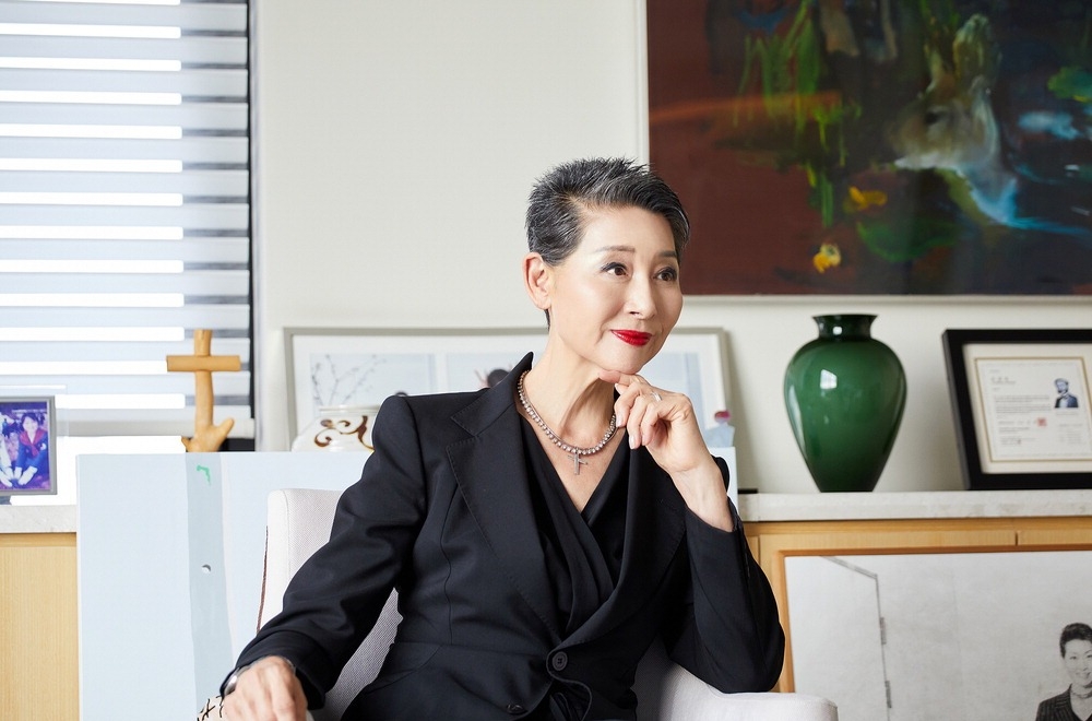 Chủ tịch tập đoàn Sunghoo, bà Kim Sung-joo trong văn phòng làm việc của mình ở tòa nhà MCM, Nonhyeon-dong, Seoul, tháng 10/2024. Ảnh: MK Korea