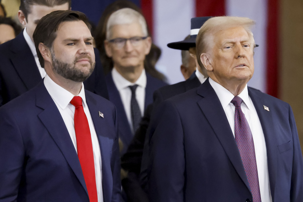 Tổng thống Donald Trump và cấp phó JD Vance (trái) sau lễ tuyên thệ nhậm chức ngày 20/1. Ảnh: AFP