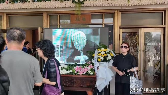 Lục Tiểu Linh Đồng đến viếng amp;#39;Phật Tổ Như Laiamp;#39; Chu Long Quảng - 3