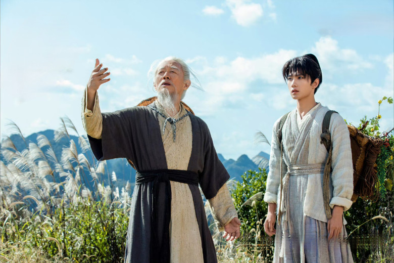 Phàm Nhân Tu Tiên Truyện là câu chuyện về Hàn Lập (Dương Dương) - một người bình thường giữa giới tiên hiệp.