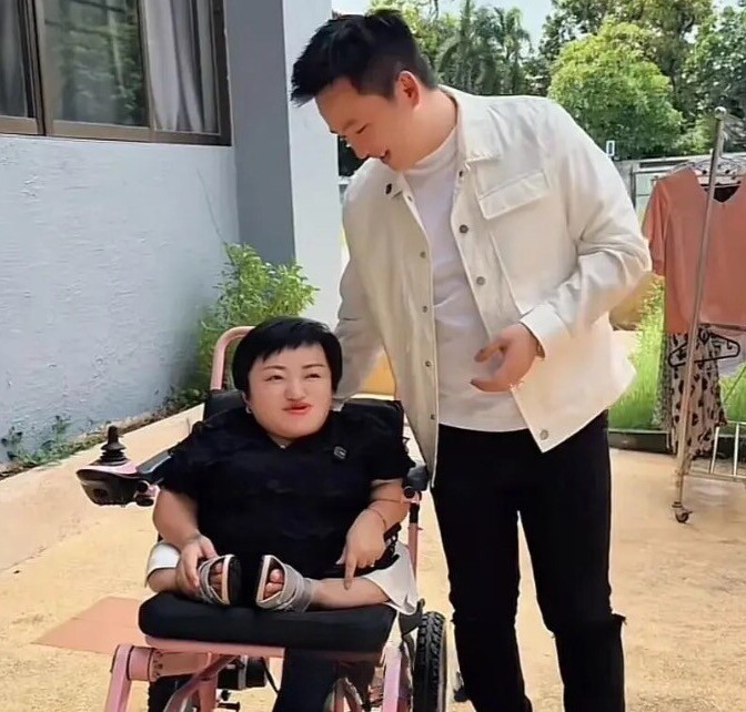 Nữ CEO khuyết tật gần 10 triệu người theo dõi sang Thái Lan làm IVF ở tuổi 35, được chồng điển trai quấn quýt không rời - 4