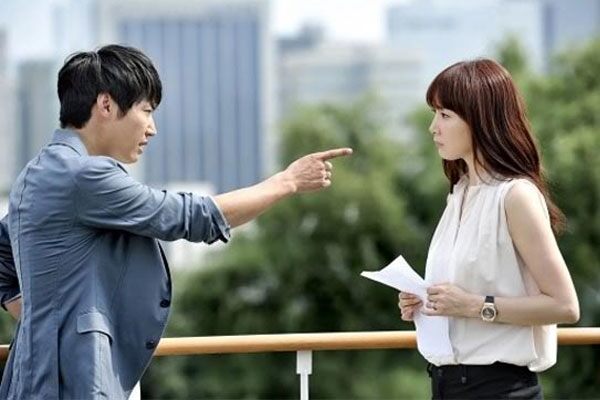 Không nghe vợ thanh minh, tin con riêng, chồng đã giáng cho tôi 1 cái tát đau điếng. (Ảnh minh họa)