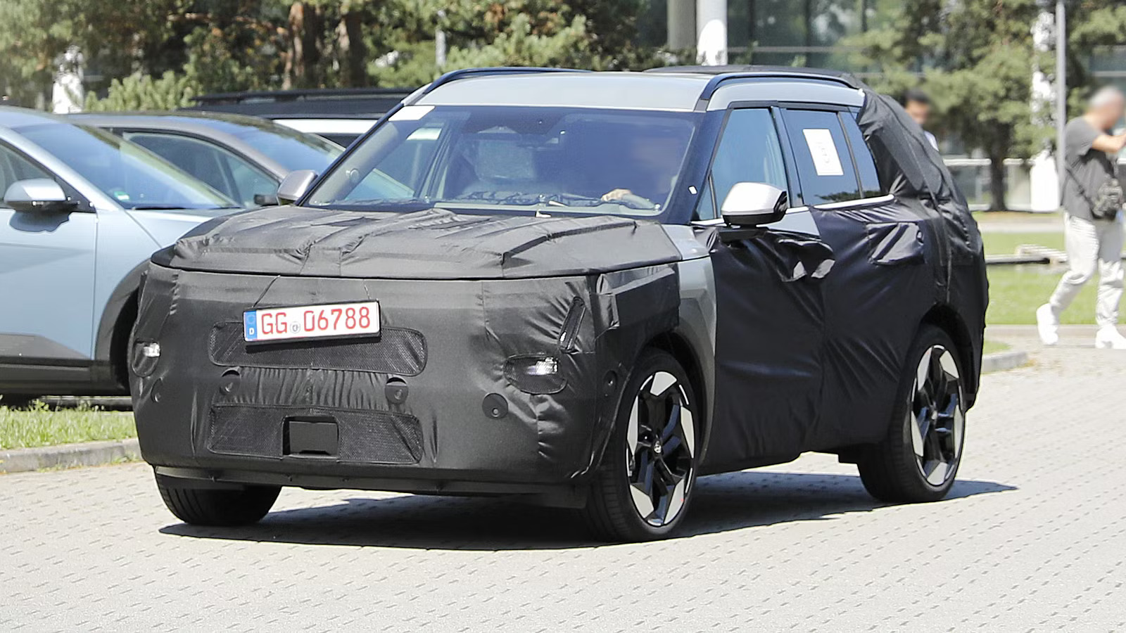 Hyundai Tucson thế hệ mới tiếp tục lộ diện: Từ bỏ thiết kế cũ để dần giống với Santa Fe- Ảnh 2.