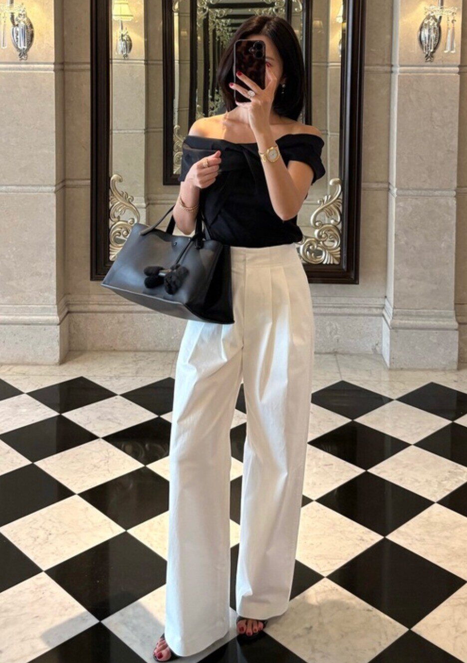 Phụ nữ 40+ không cần cầu kỳ, cứ có 5 món này trong tủ quần áo là trẻ thêm 10 tuổi, sang không cần cố - 16