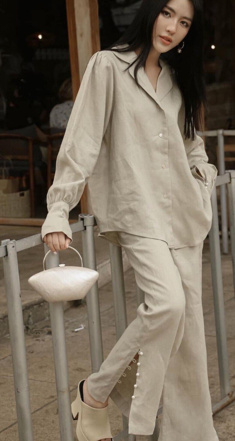 Phụ nữ 40+ không cần cầu kỳ, cứ có 5 món này trong tủ quần áo là trẻ thêm 10 tuổi, sang không cần cố - 3