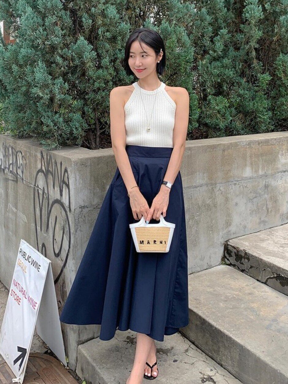 Phụ nữ 40+ không cần cầu kỳ, cứ có 5 món này trong tủ quần áo là trẻ thêm 10 tuổi, sang không cần cố - 7