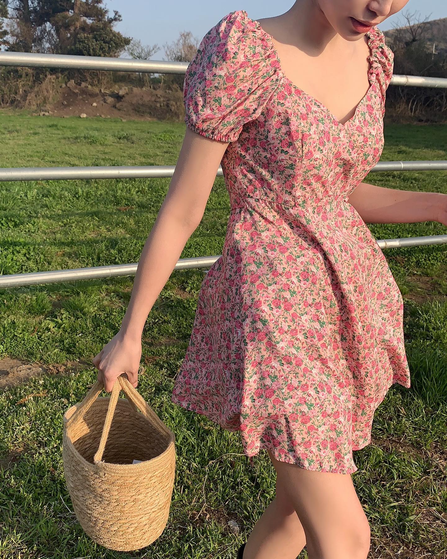 Đừng chỉ diện đồ dài, chị em U40 hãy thay bằng 3 món đồ ngắn tôn dáng, trẻ hóa visual như gái 20 ai cũng mê - 8