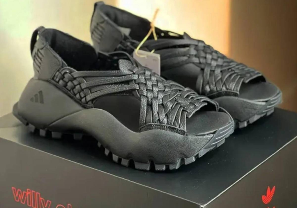 Mẫu sản phẩm Oaxaca Slip-On của Adidas. Ảnh: Adidas