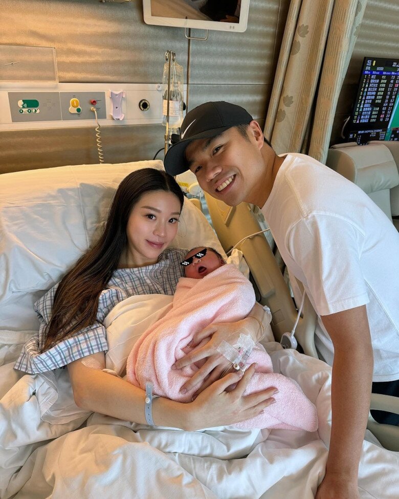 Sau sinh, cô ở cữ trong biệt thự sang trọng.