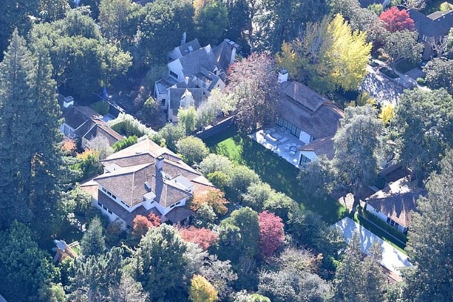 Quần thể nhà ở thành phố Palo Alto trị giá 37 triệu USD của Mark Zuckerberg. Ảnh:DM