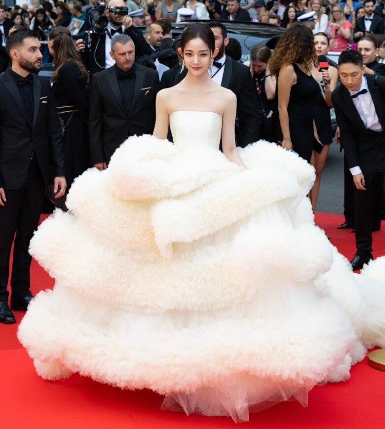 Nhan sắc ngọt ngào của Vạn Thiên Huệ.