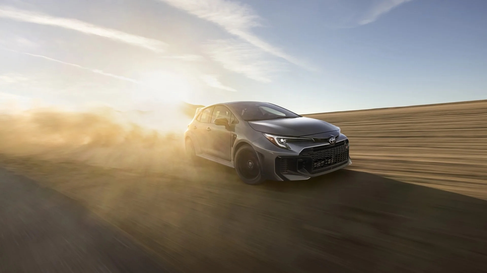 Cứ chê xe Toyota 'ông già', nhưng con số không biết nói dối: Hãng lại lập kỷ lục doanh số toàn cầu, ở Việt Nam đã bán trên 1 triệu xe- Ảnh 1.