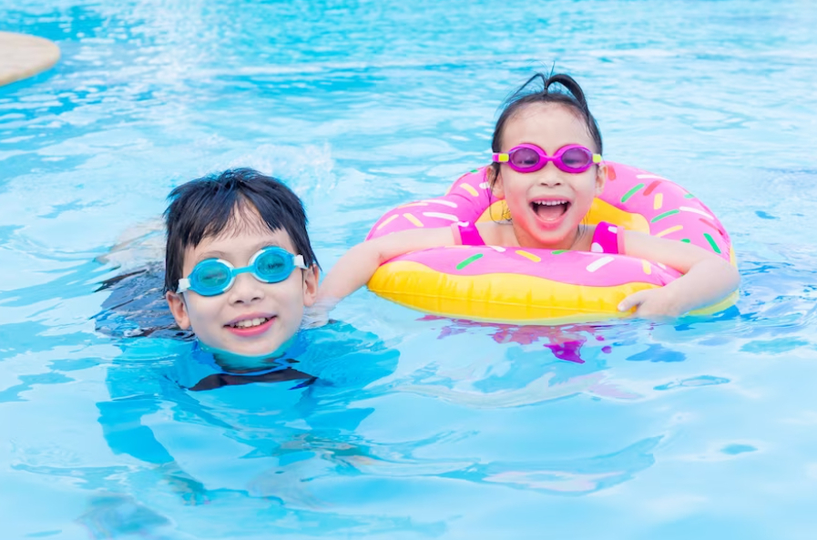 Màu hồng nổi bật dưới nước hơn màu xanh. Ảnh: Worldjournal