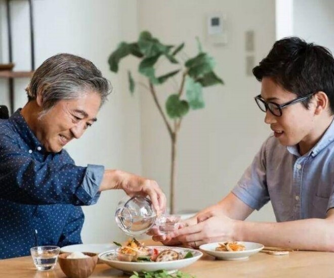 Tôi định tặng con trai 2 tỷ làm quà cưới. (Ảnh minh họa)