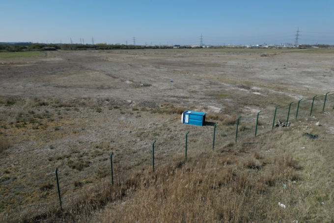 Một phần địa điểm dự kiến xây dựng cơ sở sản xuất nhiên liệu hàng không bền vững của Velocys tại Immingham, Anh, ngày 10/4. Ảnh: Reuters