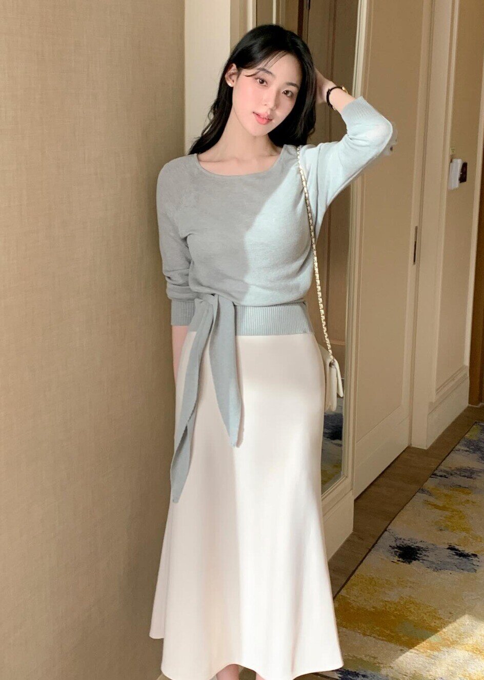 Chị em đua nhau săn 5 mẫu chân váy này vì “ăn gian” tuổi quá đỉnh: Diện lên vừa thon gọn vừa trẻ trung như gái đôi mươi - 10