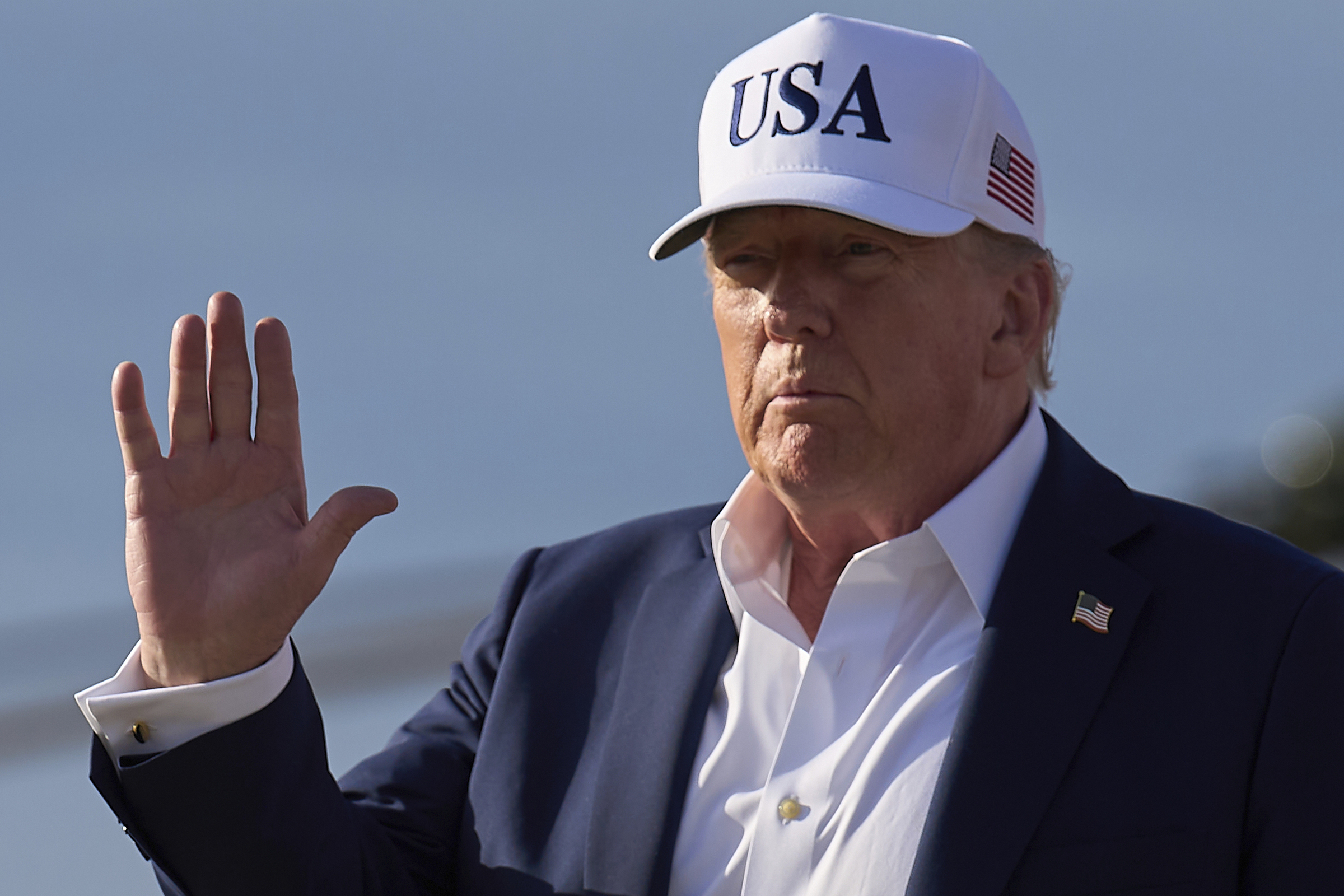 Tổng thống Donald Trump tại căn cứ liên hợp Andrews, Maryland, hôm 6/7. Ảnh: AP