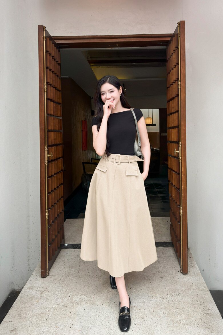 Đây chính là kiểu váy kết hợp hài hòa giữa vẻ nữ tính, sự thoải mái và tính ứng dụng trong mùa hè.