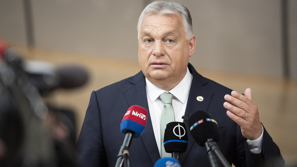 Thủ tướng Hungary Viktor Orban trả lời báo chí tại Brussels, Bỉ ngày 26/6. Ảnh: AFP