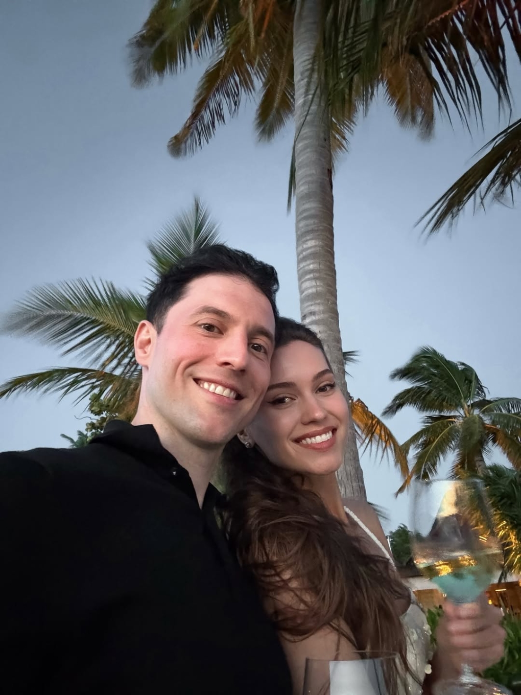 Kseniya Alexandrova và chồng, Ilya. Ảnh: VK