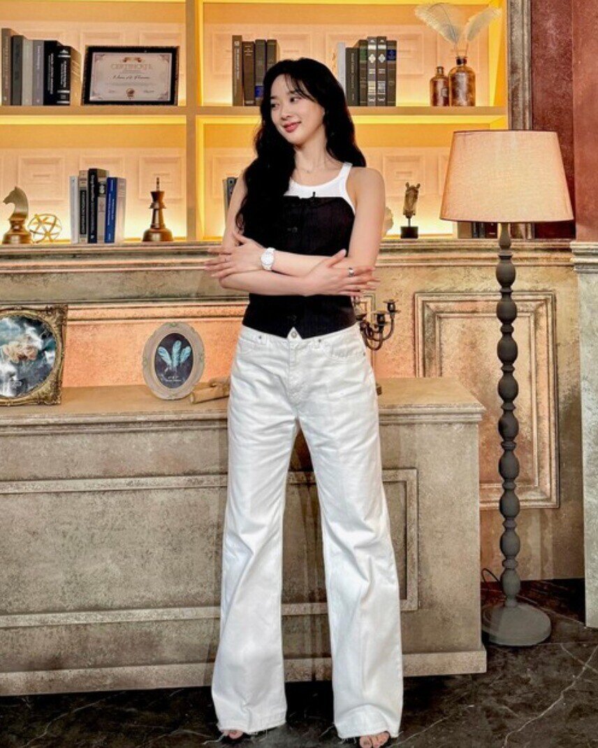 Nếu chỉ được chọn 5 món đồ để mặc đi làm cả mùa thu, tôi sẽ amp;#34;chốt đơnamp;#34; ngay lập tức những món này: Vừa giữ ấm lại thanh lịch khỏi bàn - 15