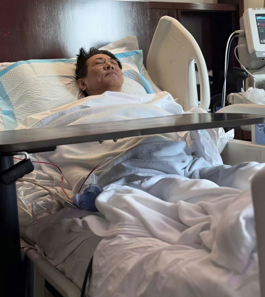 Lý Liên Kiệt trong bệnh viện. Ảnh: Red Note