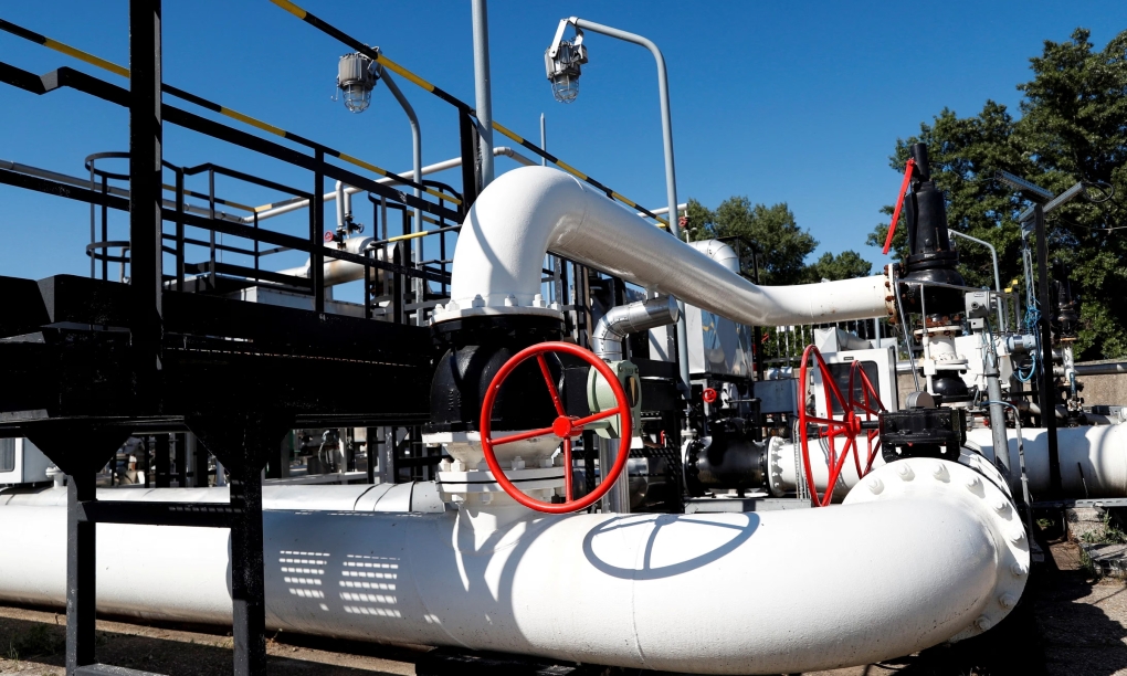 Một phần đường ống dẫn dầu Druzhba giữa Hungary và Nga tại Szazhalombatta, Hungary. Ảnh: Reuters