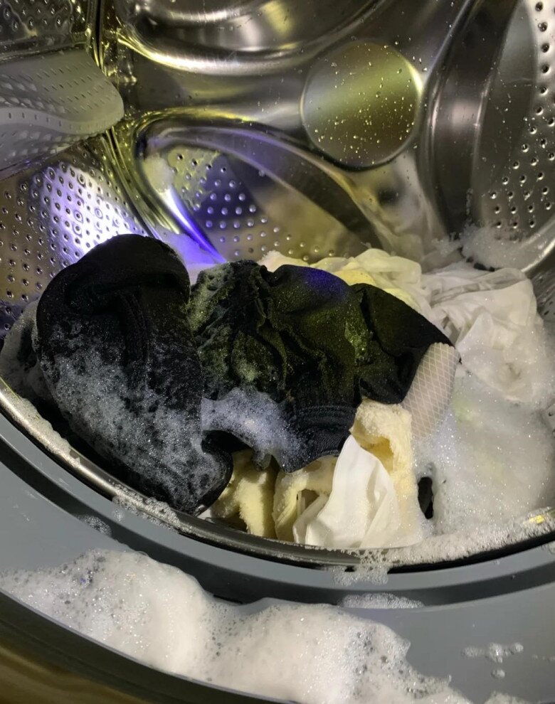 Ngày càng nhiều người đưa máy giặt lồng ngang vào “danh sách đen”, đây là 4 lý do - 2