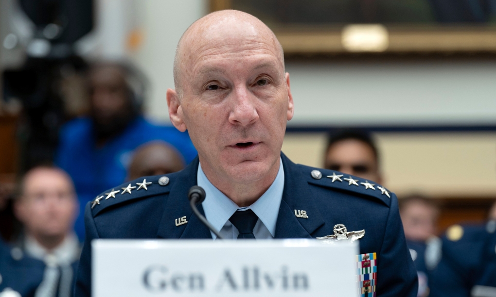 Tướng Allvin phát biểu trước quốc hội Mỹ hôm 6/6. Ảnh: AP