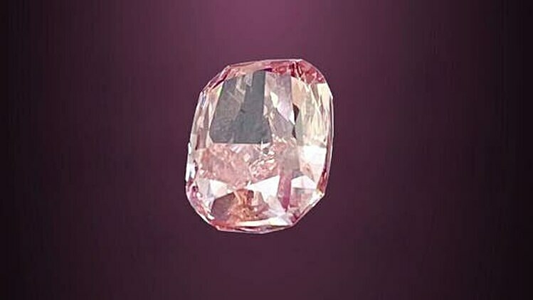 Viên kim cương hồng bị đánh cắp ở Dubai. Ảnh: Văn phòng Truyền thông Dubai