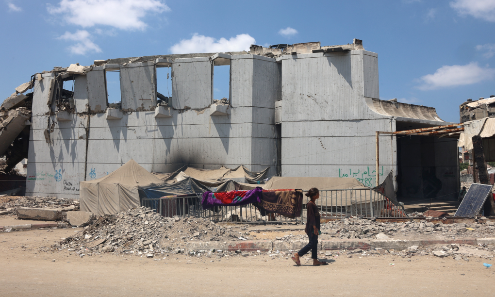 Trung tâm văn hóa Rashad al-Shawa bị phá hủy ở Gaza City hôm 18/8. Ảnh: AFP