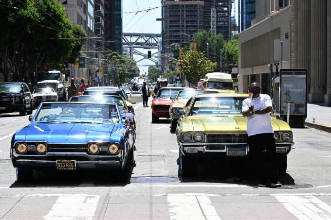 Xe cổ điển trên đường phố San Francisco, California, Mỹ, hồi tháng 6. Ảnh: AFP
