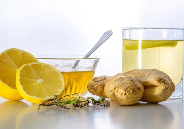 Nước gừng là một thức uống phổ biến có vị ấm áp, thơm ngon mang lại một số lợi ích cho sức khỏe.