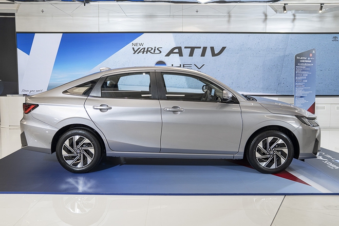 Toyota Vios hybrid ra mắt ĐNÁ: Chung động cơ Yaris Cross HEV, mạnh 110 mã lực, giá quy đổi từ 580 triệu- Ảnh 13.