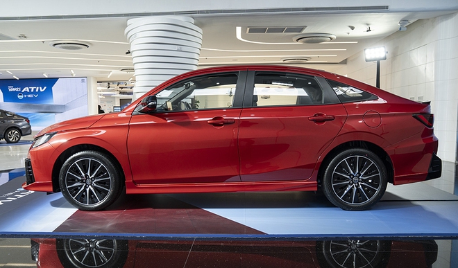 Toyota Vios hybrid ra mắt ĐNÁ: Chung động cơ Yaris Cross HEV, mạnh 110 mã lực, giá quy đổi từ 580 triệu- Ảnh 29.