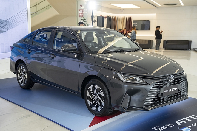 Toyota Vios hybrid ra mắt ĐNÁ: Chung động cơ Yaris Cross HEV, mạnh 110 mã lực, giá quy đổi từ 580 triệu- Ảnh 7.