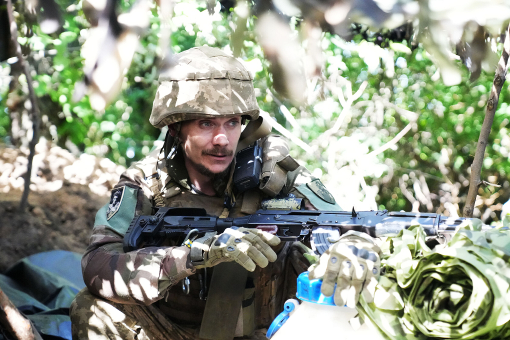 Binh sĩ Ukraine tại một vị trí canh gác ở Pokrovks ngày 10/7. Ảnh: Reuters