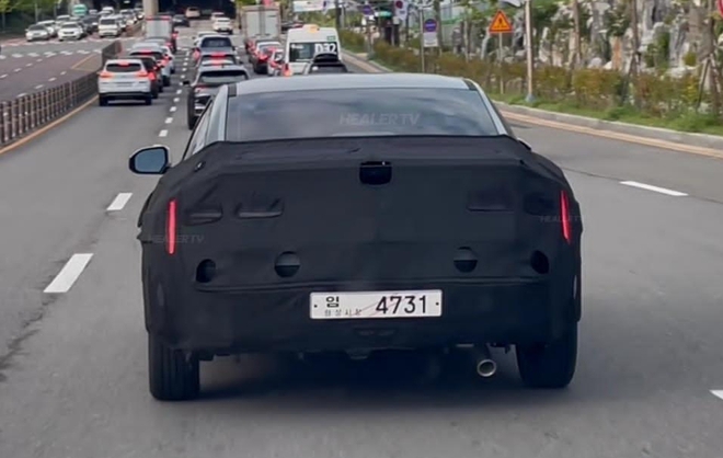 Hyundai Elantra thế hệ mới có những điểm khiến Mazda3 khó ngồi yên: Thiết kế như bước ra từ tương lai, nội thất có chi tiết như Tucson, nhưng có một thứ vẫn giữ nguyên- Ảnh 2.