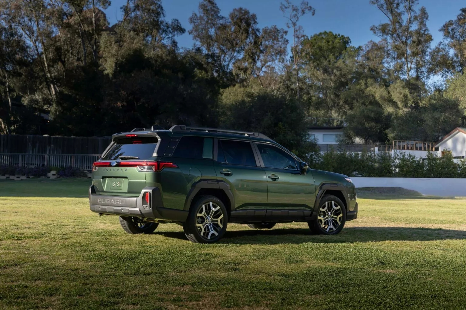 Subaru Outback 2026 lột xác thành SUV thực thụ: Dáng vuông như Land Rover, có bản 260 mã lực, giá tăng mạnh- Ảnh 4.