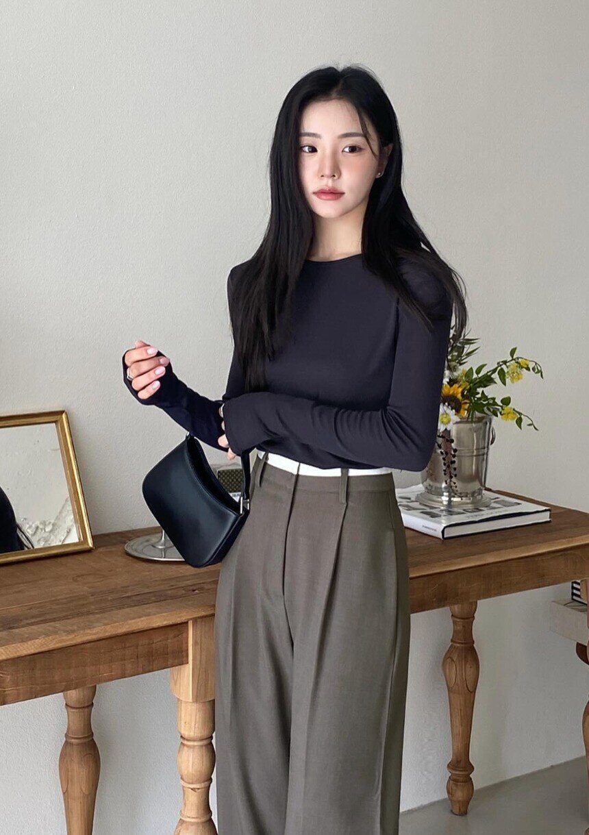 Bỏ ngay áo sơ mi nhàm chán, phụ nữ Hàn đi làm toàn diện 4 kiểu áo này: Nhìn vừa xinh lại vừa sang - 5