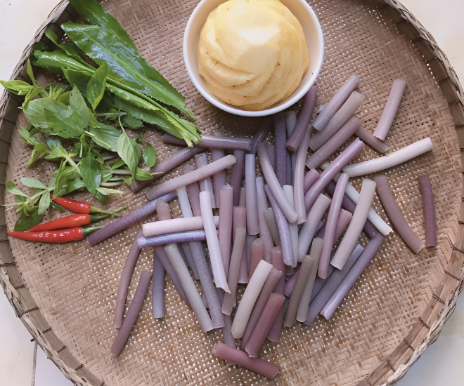 Vì là loại thực vật sống trong môi trường nước ao, hồ, nên bông súng rất dễ nhiễm ấu trùng. (Ảnh minh hoạ).