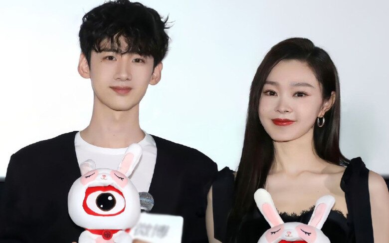 Khanh Khanh Nhật Thường vừa công chiếu được 1 ngày, Bạch Kính Đình bị “khui” bằng chứng hẹn hò với Tống Dật.