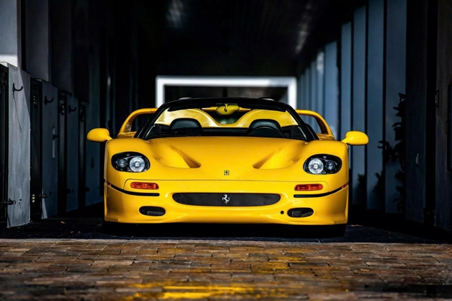 Chiêm ngưỡng Ferrari F50 màu vàng Giallo Modena vừa được bán đấu giá hơn 240 tỷ đồng- Ảnh 2.