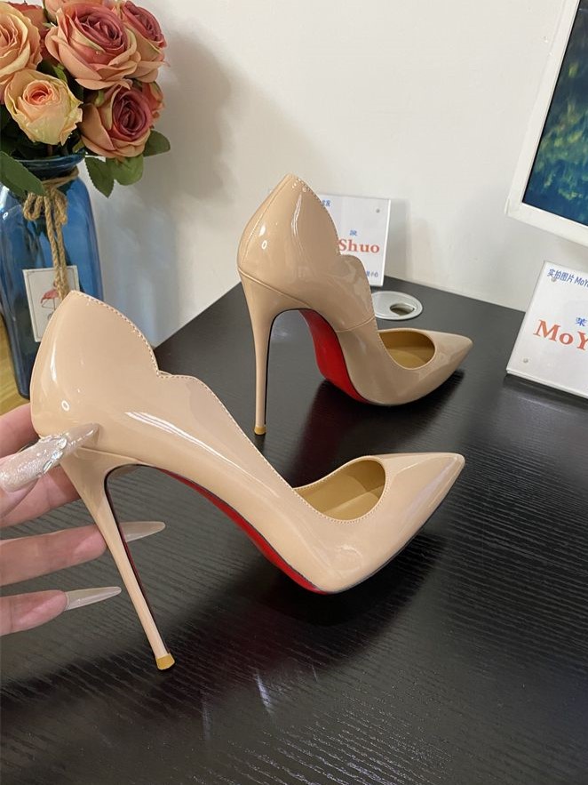 Càng trưởng thành, tôi càng nhận ra tủ đồ công sở vẫn giữ 5 món này thì coi chừng amp;#34;dìm dángamp;#34;, cộng thêm cả chục tuổi - 5